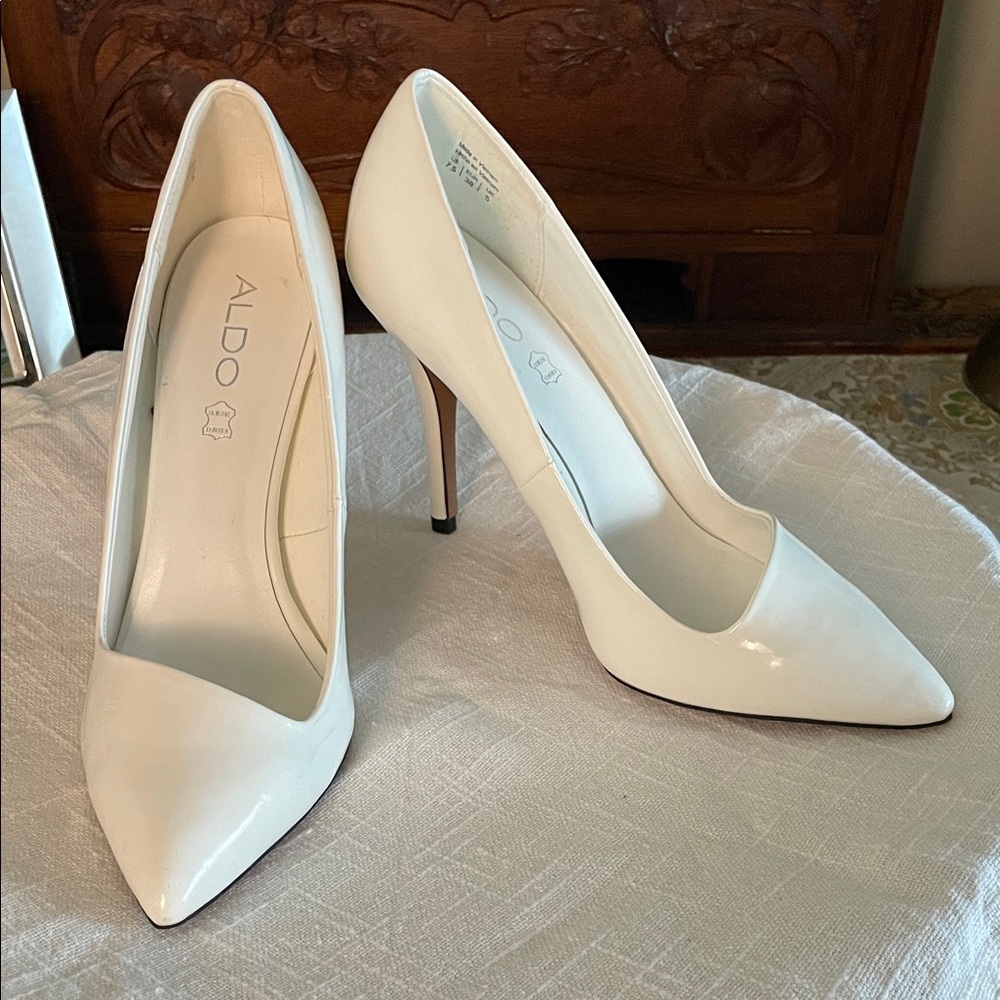 ALDO Women's Classic White Patent Leather Heels Sz 7.5 EU38